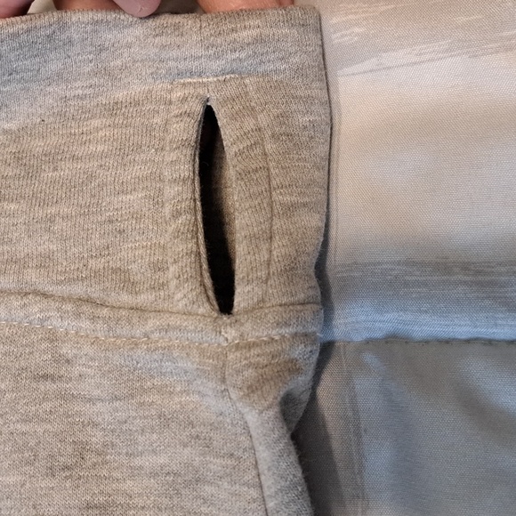 Sweatshirt - Picture 3 of 9